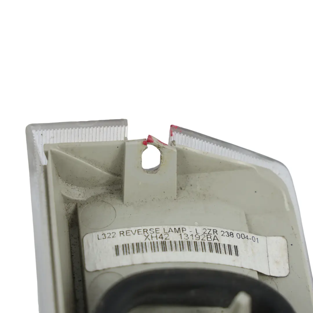 Prawa Lampa Cofania Tylnej Klapy do Range Rover L322 o numerze XH42-13192-BA Range Rover L322 Prawa Lampa Cofania Tylnej Klapy - SKU XH42-13192-BA-1 - Numer Części XH42-13192-BA