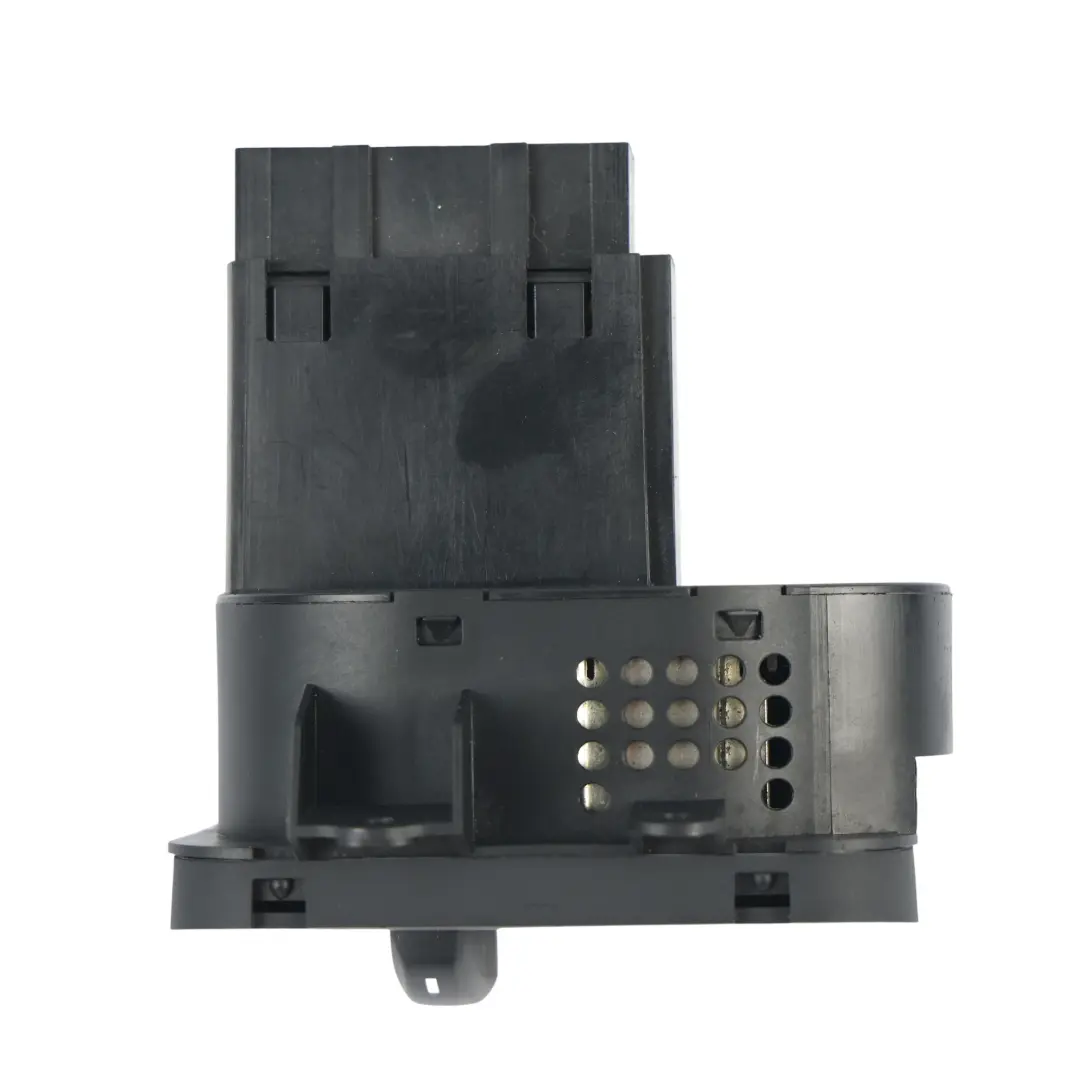 Headlight Control Switch Button to Land Rover Discovery 3 L319 with Part number YUD501460PVJ Land Rover Discovery 3 L319 Headlight Control Switch Button - SKU YUD501460PVJ - Part number YUD501460PVJ