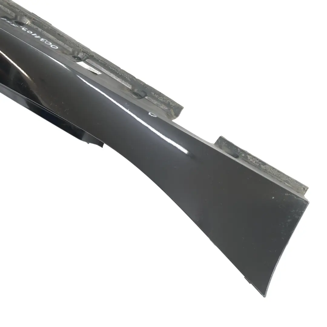 Moldura Faldón Lateral Izquierda Negro Zafiro 475 para BMW Z4 E85 E86 con número de pieza 0031109 BMW Z4 E85 E86 Moldura Faldón Lateral Izquierda Negro Zafiro 475 - SKU 0031109-BS1 - Número de pieza 0031109