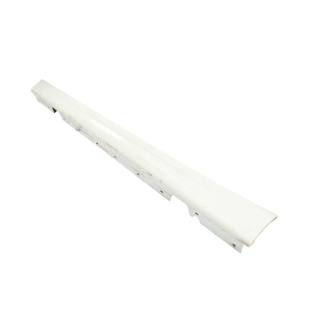 Listwa próg lewy M-PAKIET do BMW E90 E91 LCI o numerze 0037229 BMW E90 E91 LCI Listwa próg lewy M-PAKIET - SKU 0037229-AW - Numer Części 0037229