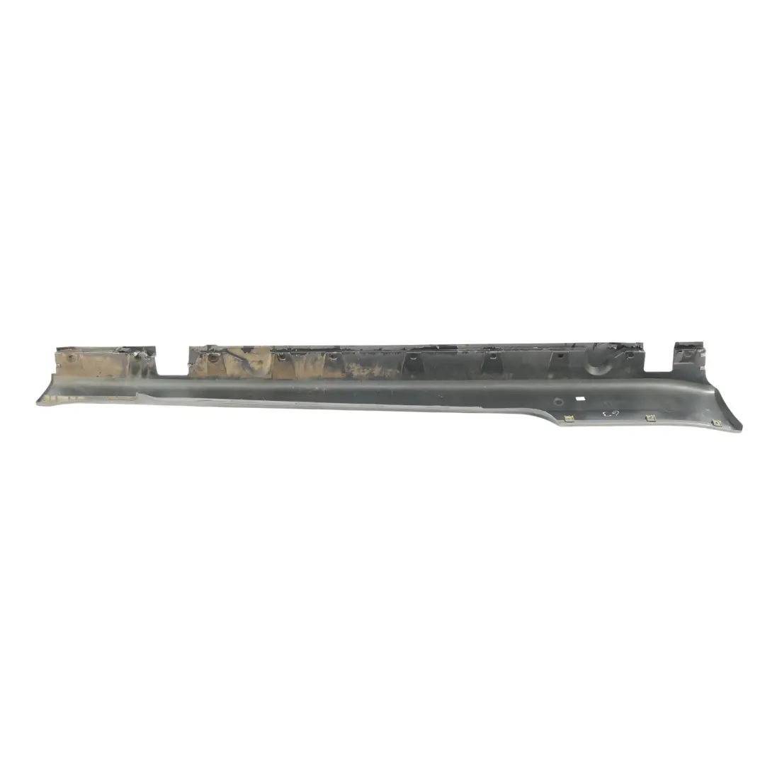 Türschwellerverkleidung links Stratus Metallic - 440 für BMW E63 E64 mit Teilenummer 0304947 BMW E63 E64 Türschwellerverkleidung links Stratus Metallic - 440 - SKU 0304947-SRT - Teilenummer 0304947