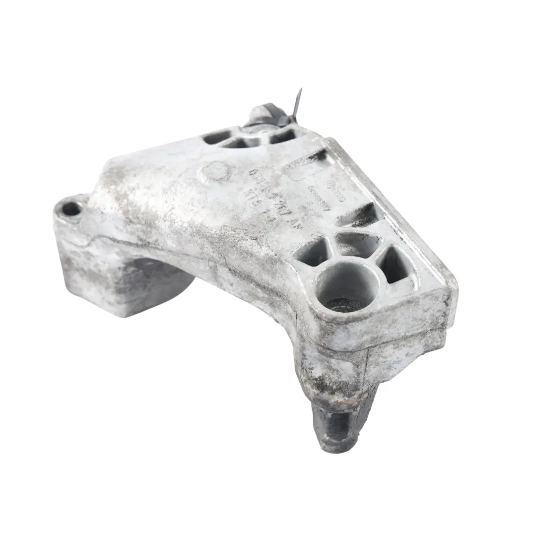 Supporto Motore Destro 1.9 TDI per Volkswagen T5 Transporter con numero di parte 038199207AF Volkswagen T5 Transporter Supporto Motore Destro 1.9 TDI - SKU 038199207AF - Numero di parte 038199207AF