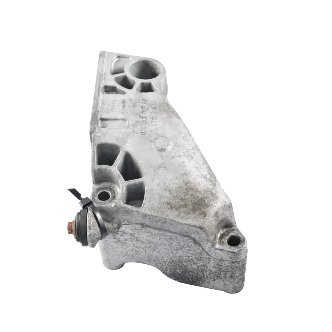Volkswagen T5 Transporter Supporto Motore Destro 1.9 TDI - SKU 038199207AF - Numero di parte 038199207AF