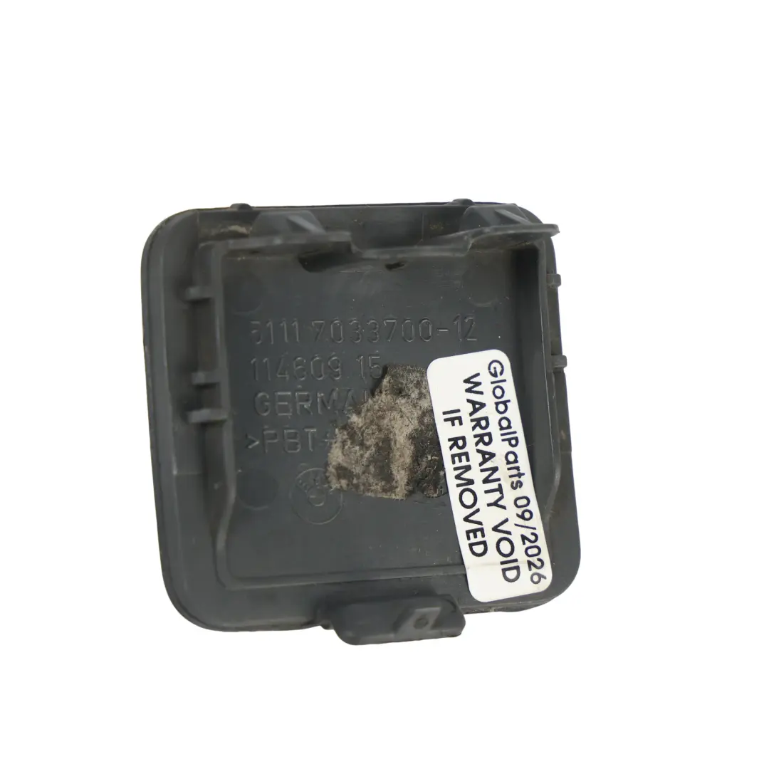 Coperchio Gancio Traino Paraurti Posteriore Nero Zaffiro per BMW E60 M Sport con numero di parte 7033700 BMW E60 M Sport Coperchio Gancio Traino Paraurti Posteriore Nero Zaffiro - SKU 0395209-BS - Numero di parte 7033700