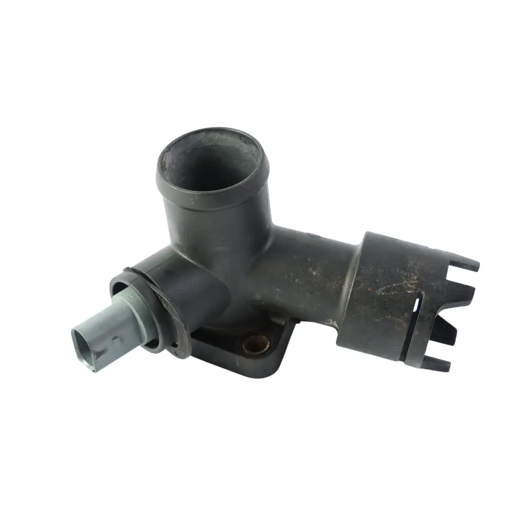 Rura Chłodziwa Wody Przyłącze do Volkswagen Passat CC o numerze 03H121131A Volkswagen Passat CC Rura Chłodziwa Wody Przyłącze - SKU 03H121131A - Numer Części 03H121131A
