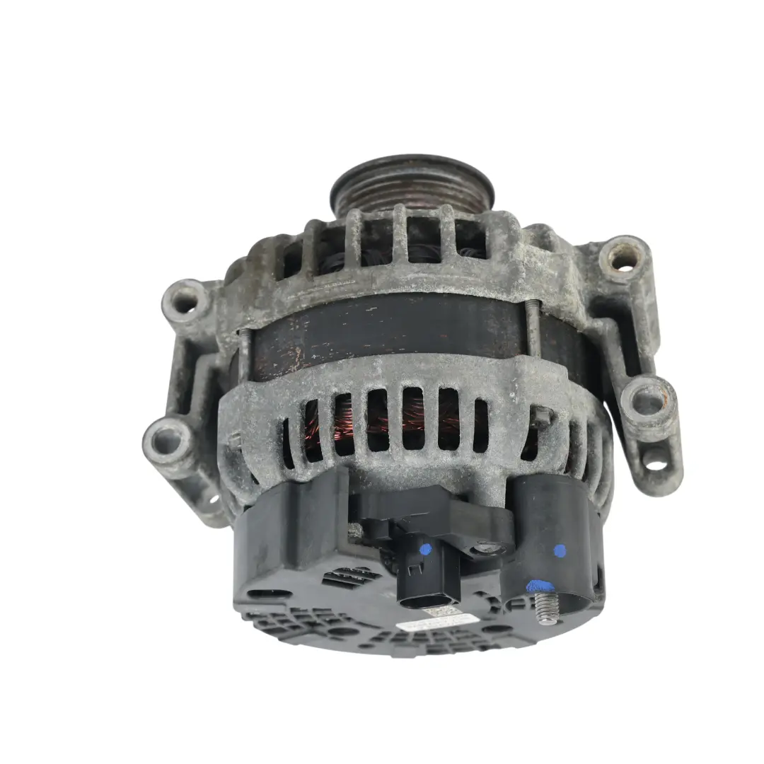 Alternator Silnika 3.0 TFSI Quattro do Mercedes A5 S5 8T o numerze 06E903018J Mercedes A5 S5 8T Alternator Silnika 3.0 TFSI Quattro - SKU 06E903018J - Numer Części 06E903018J