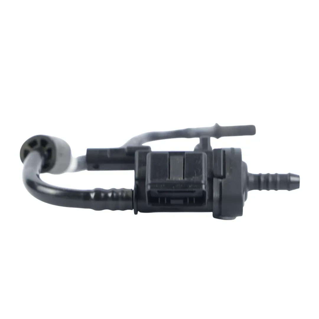 Audi A4 B9 A6 C8 Rura Łącząca Z Zaworem AKF 2.0 TFSI - SKU 06L133781AM - Numer Części 06L133781AM