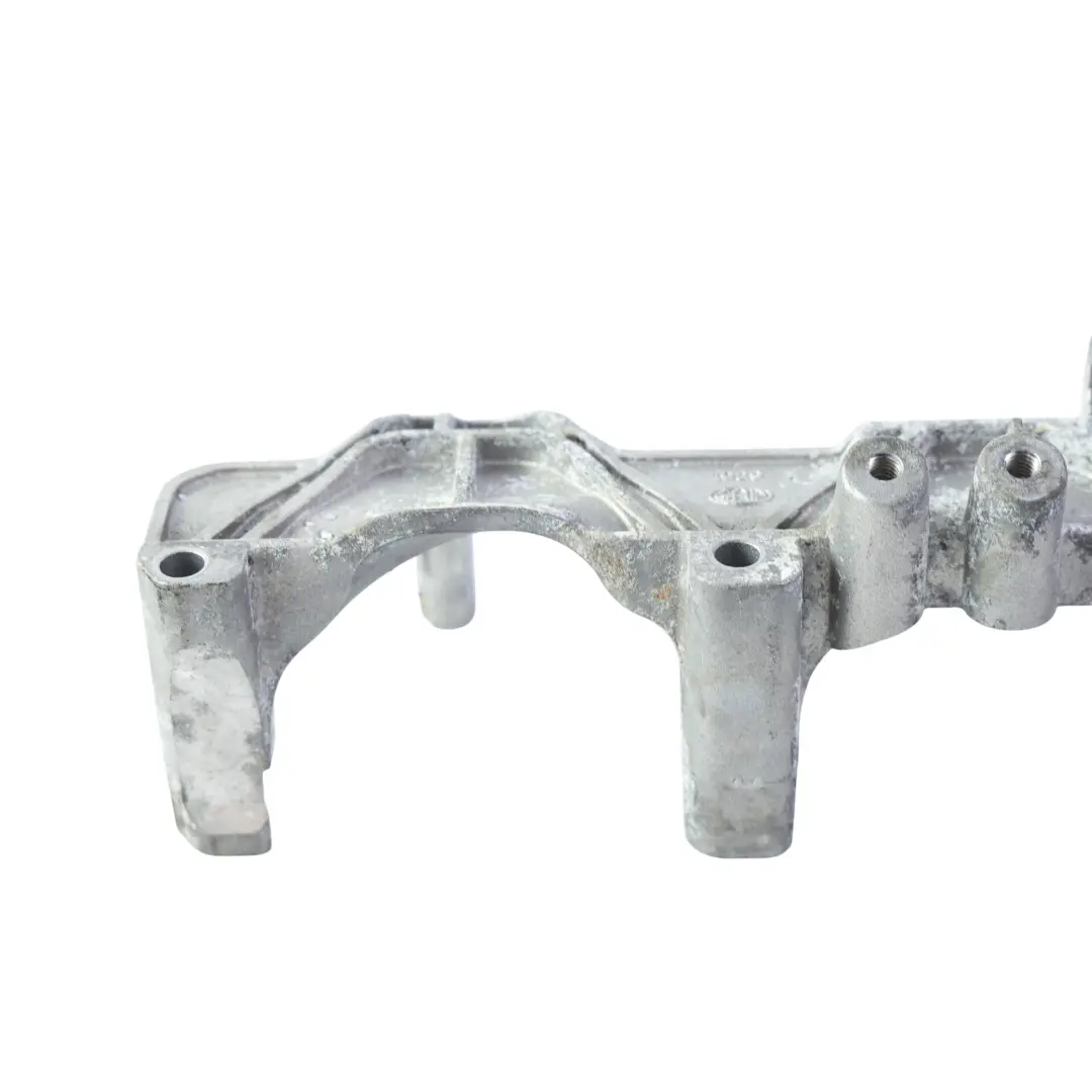 Bracket Inlet Manifold Audi A7 S7 4G8 A8 D4 4.0 Right O/S Petrol V8 079133340R to with Part number 079133340S Bracket Inlet Manifold Audi A7 S7 4G8 A8 D4 4.0 Right O/S Petrol V8 079133340R - SKU 079133340S - Part number 079133340S