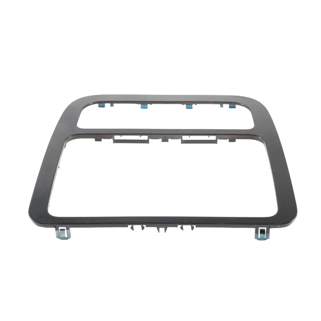 Mk3 Ramka Radia Czarna do Volkswagen Scirocco o numerze 1Q0858071G Volkswagen Scirocco Mk3 Ramka Radia Czarna - SKU 1Q0858071G-1 - Numer Części 1Q0858071G