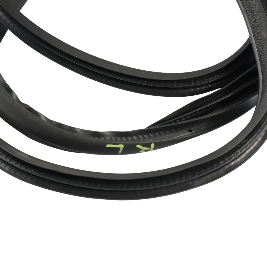 Mk3 Door Seal Gasket Rubber Rear Left N/S to Ford Mondeo with Part number 1534688 Ford Mondeo Mk3 Door Seal Gasket Rubber Rear Left N/S - SKU 1534688 - Part number 1534688