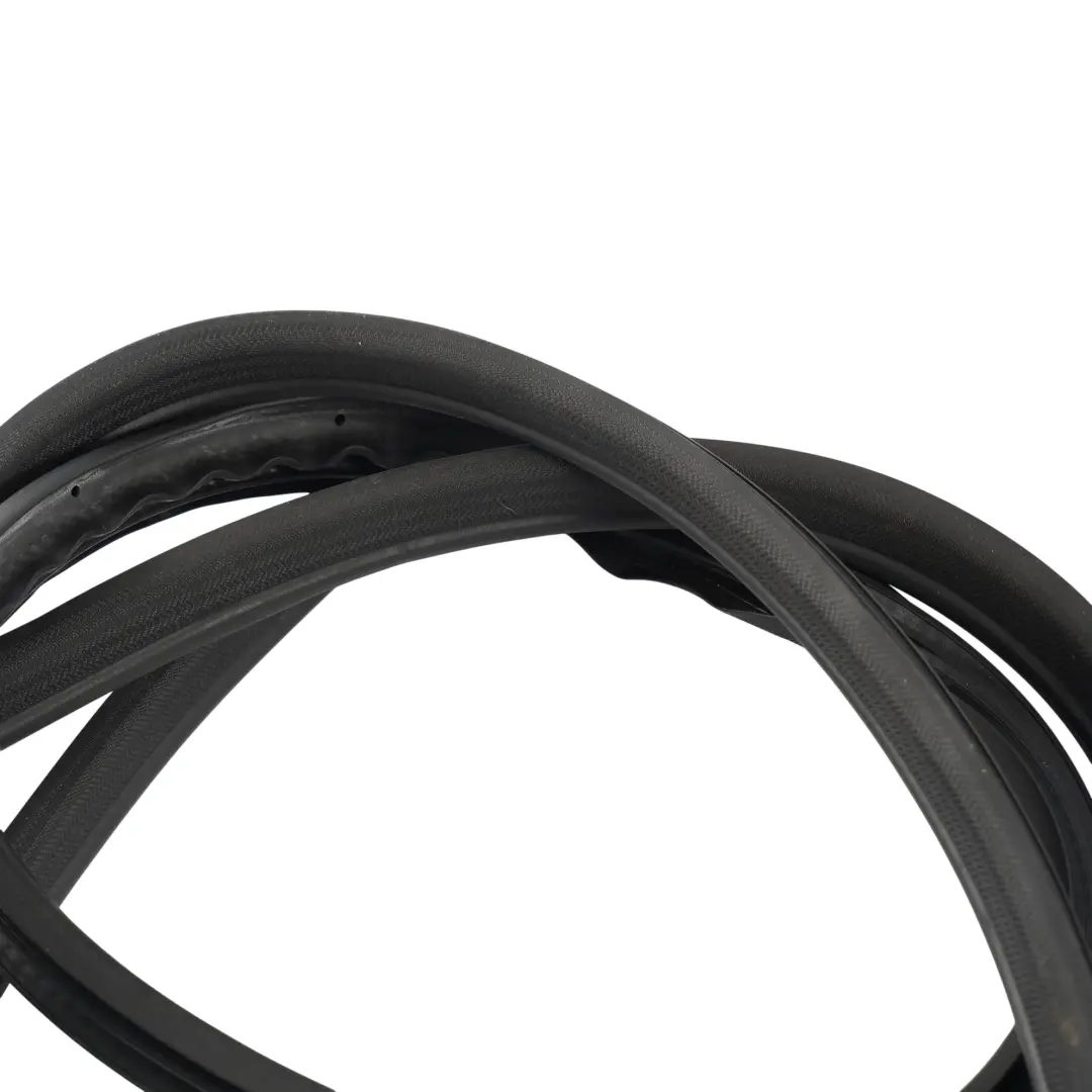 Ford Mondeo Mk3 Door Seal Gasket Rubber Rear Left N/S - SKU 1534688 - Part number 1534688