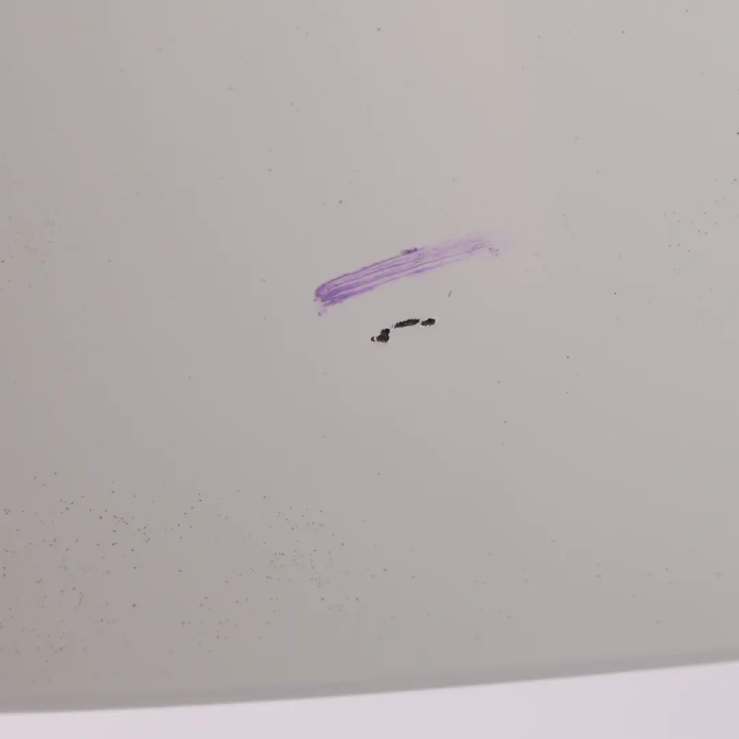 Ford Fiesta Mk7 Spoiler Tylnej Klapy Bagażnika Biały Frozen White Z2 - SKU 1747630-FW - Numer Części 1747630