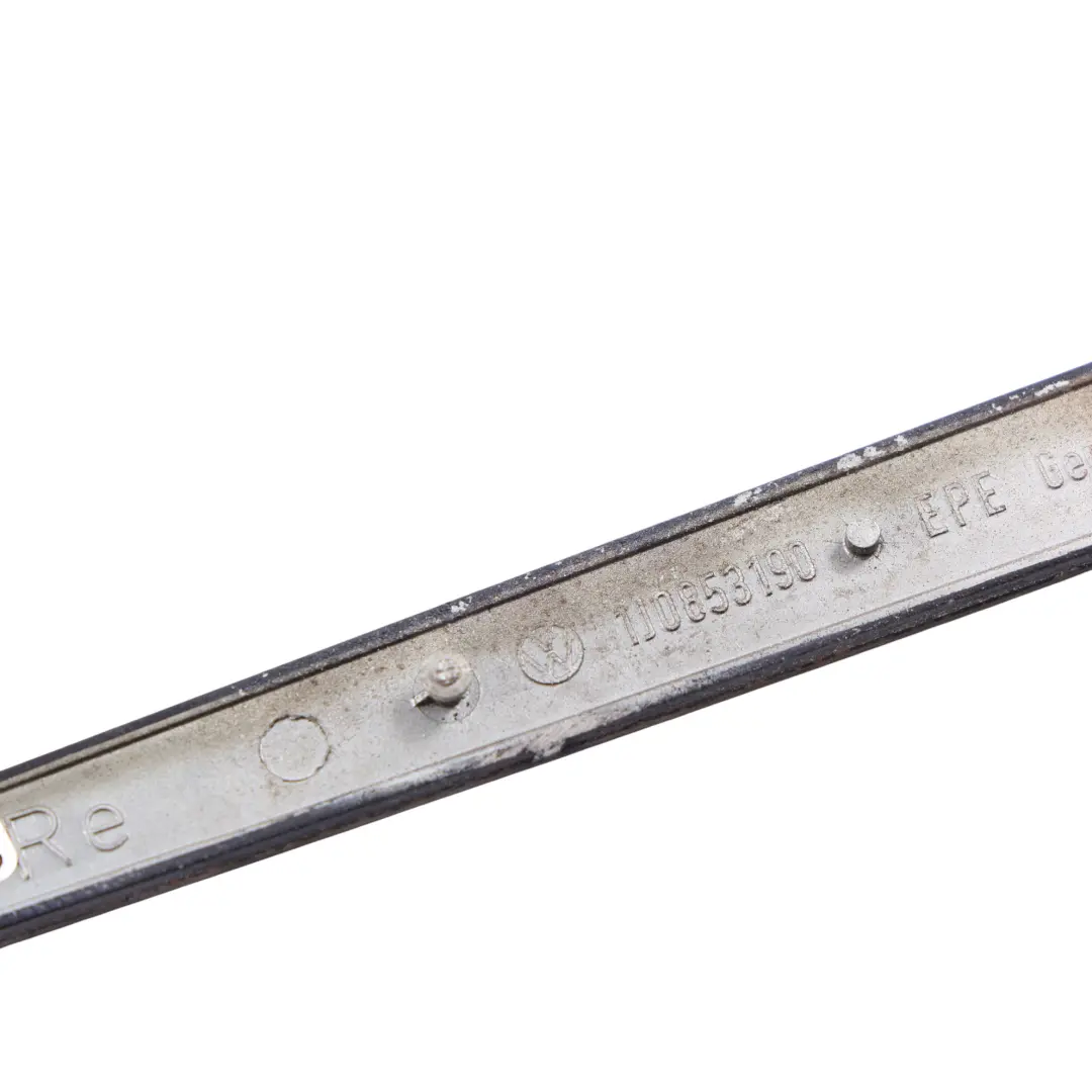 Mk4 Listwa Ozdobna Boczna Konsoli Czarna Prawa do Volkswagen Golf o numerze 1J0853190 Volkswagen Golf Mk4 Listwa Ozdobna Boczna Konsoli Czarna Prawa - SKU 1J0853190 - Numer Części 1J0853190