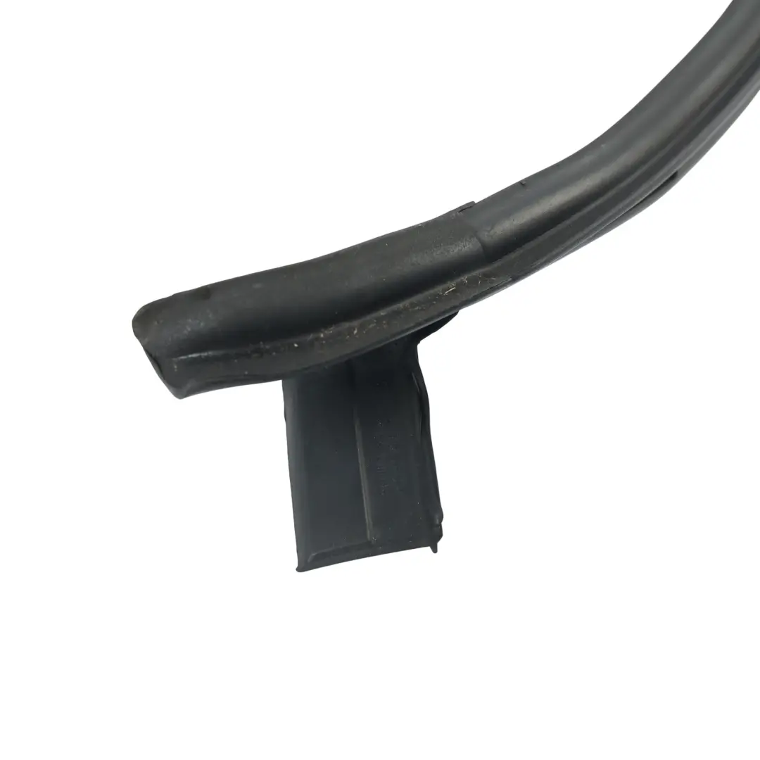 Mk4 Joint Porte Avant Extérieur Inférieur Droit pour Volkswagen Golf à propos du numéro de pièce 1J3837698B Volkswagen Golf Mk4 Joint Porte Avant Extérieur Inférieur Droit - SKU 1J3837698B - Numéro de pièce 1J3837698B
