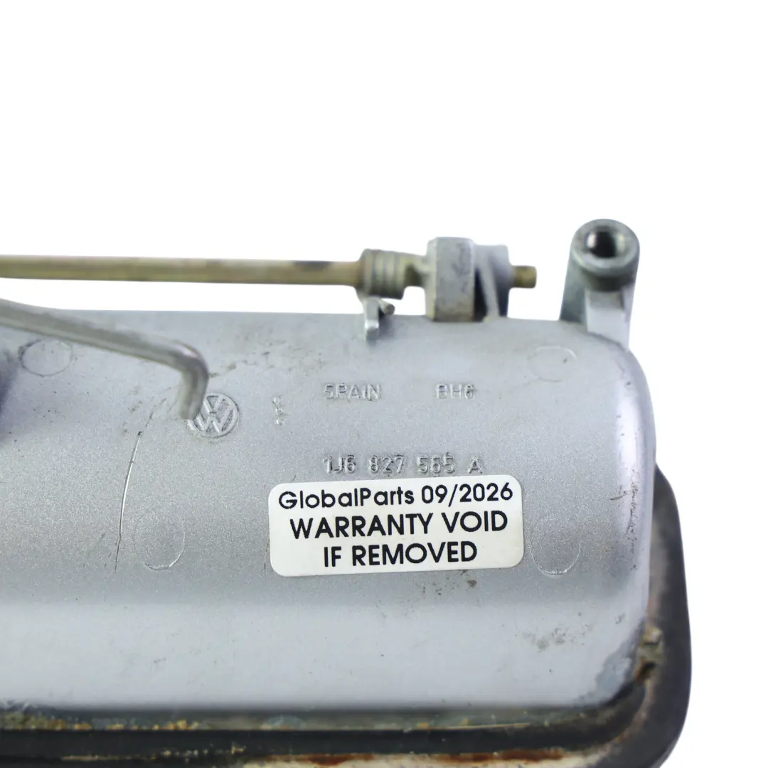 MK4 Heckklappe Griff Reflex Silber A7W für Volkswagen Golf mit Teilenummer 1J6827565A Volkswagen Golf MK4 Heckklappe Griff Reflex Silber A7W - SKU 1J6827565A-RES - Teilenummer 1J6827565A