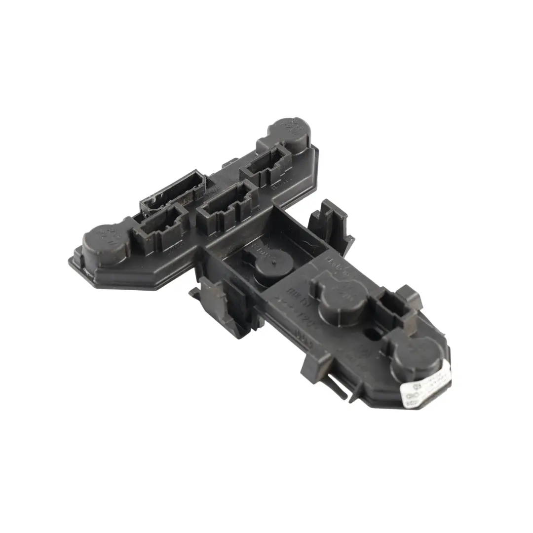 Volkswagen Golf Mk4 Support Ampoule Feu Arrière Gauche Droit - SKU 1J6945257 - Numéro de pièce 1J6945257