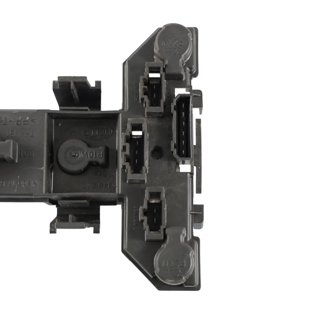 Mk4 Oprawa Żarówki Lampy Tylnej Lewa Prawa do Volkswagen Golf o numerze 1J6945257 Volkswagen Golf Mk4 Oprawa Żarówki Lampy Tylnej Lewa Prawa - SKU 1J6945257 - Numer Części 1J6945257