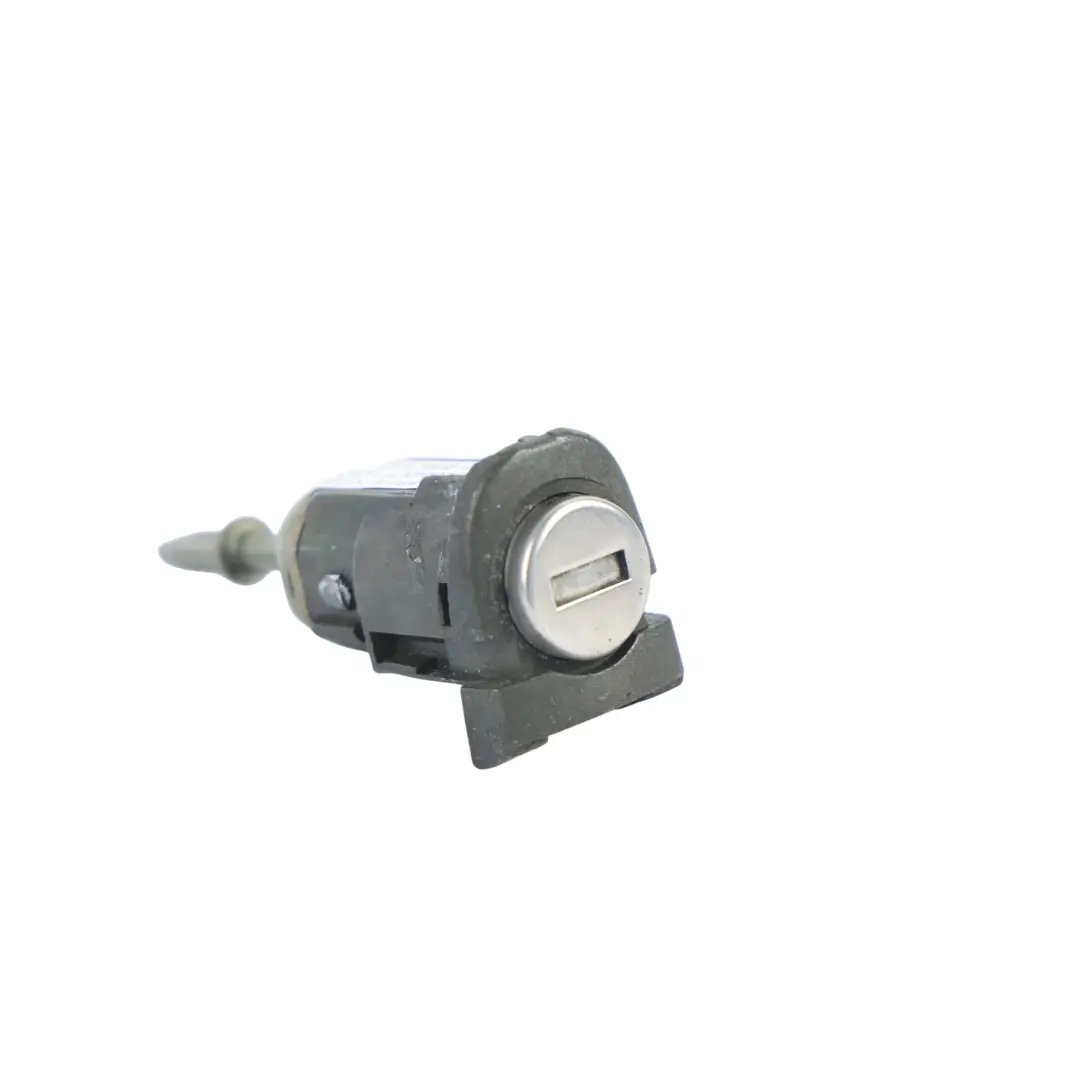Zamek Klamki Drzwi Przód Prawy do Volkswagen Golf GTI 1J o numerze 1U0837168 Volkswagen Golf GTI 1J Zamek Klamki Drzwi Przód Prawy - SKU 1U0837168A - Numer Części 1U0837168