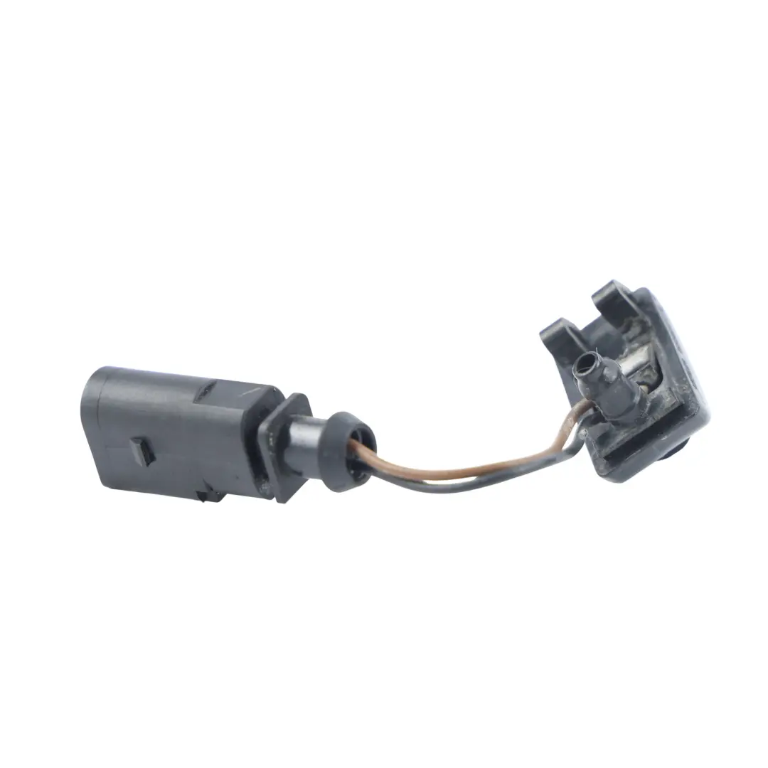 Mk3 Kamiq Ugello Spruzzatore Lavavetro Anteriore per Skoda Octavia con numero di parte 1Z0955985 Skoda Octavia Mk3 Kamiq Ugello Spruzzatore Lavavetro Anteriore - SKU 1Z0955985-1 - Numero di parte 1Z0955985