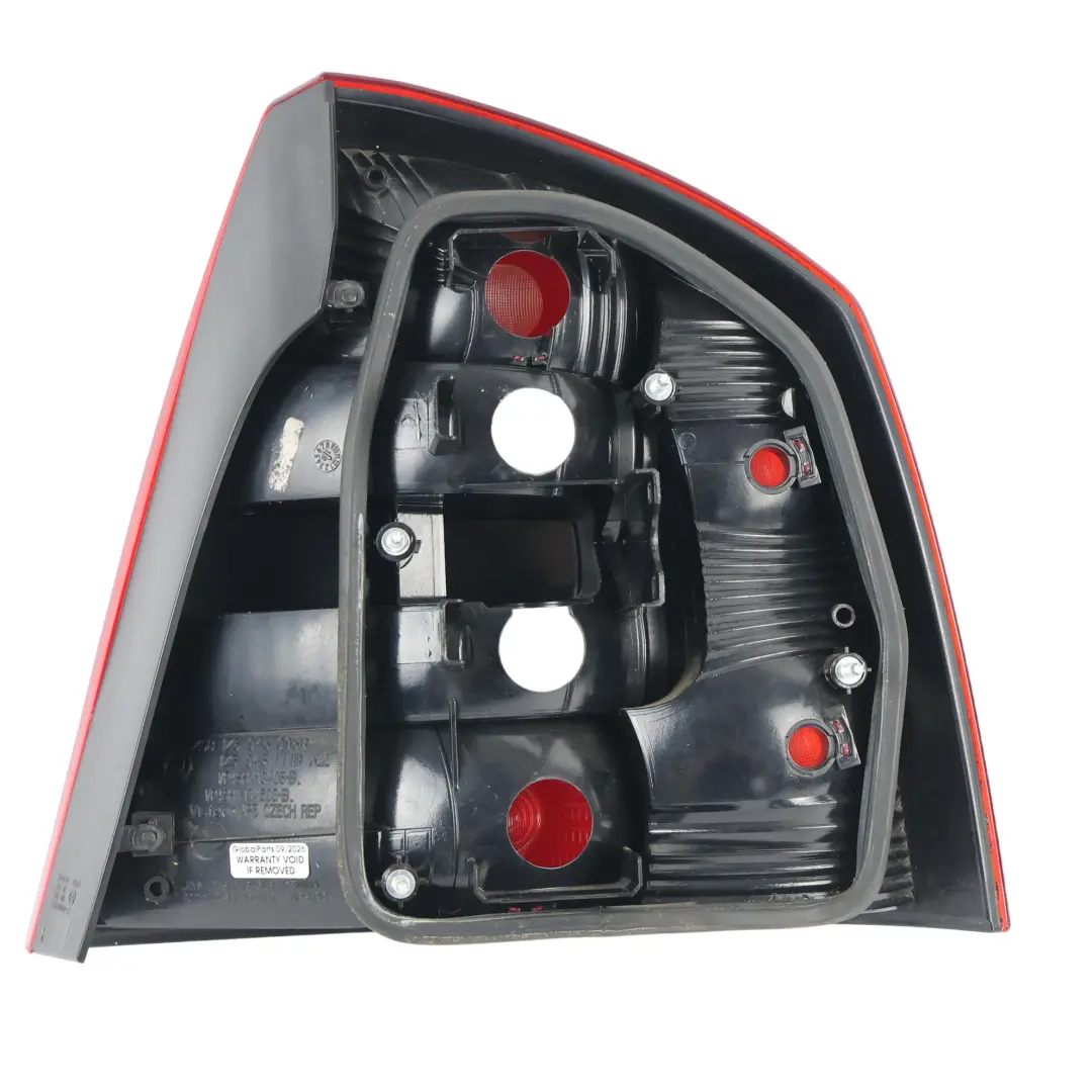 Skoda Octavia Mk2 1Z Tail Light Side Panel Lamp Rear Left N/S - SKU 1Z5945111B-1 - Part number 1Z5945111B