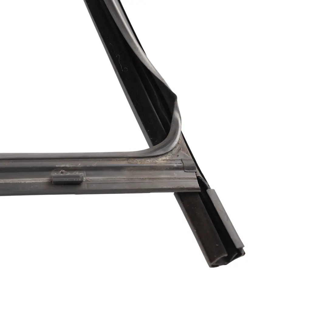 Mk2 Rear Door Fixed Glass Window Seal Gasket Left N/S to Skoda Octavia with Part number 1Z9845209G Skoda Octavia Mk2 Rear Door Fixed Glass Window Seal Gasket Left N/S - SKU 1Z9845209G - Part number 1Z9845209G
