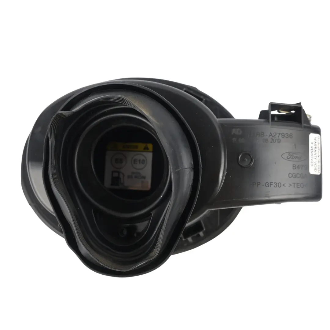 Ford Fiesta Mk8 Obudowa Klapki Wlewu Paliwa H1BB-A27936 - SKU 2363109 - Numer Części 2363109
