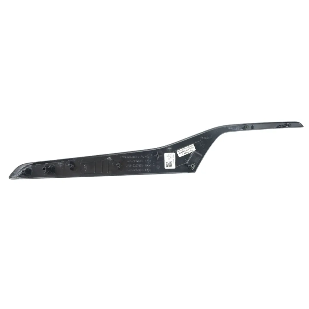MK3 Modanatura Pannello Porta Anteriore Sinistra LV4B-S237B33-DCW per Ford Kuga con numero di parte 2455786 Ford Kuga MK3 Modanatura Pannello Porta Anteriore Sinistra LV4B-S237B33-DCW - SKU 2455786 - Numero di parte 2455786