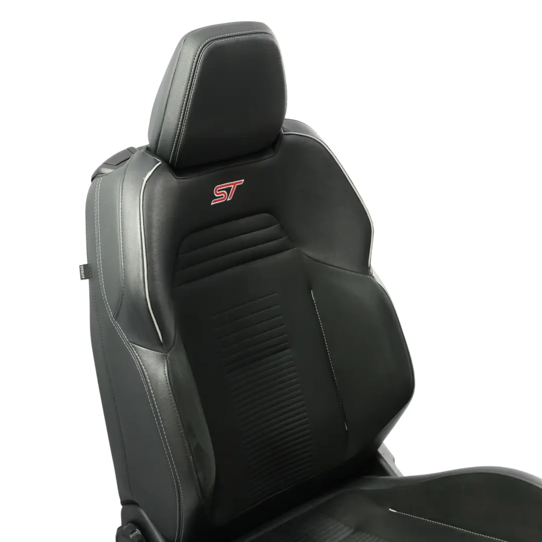 MK8 3Dr Fotel Przedni Prawy Recaro Grzanie Skóra Alcantara do Ford Fiesta ST o numerze 2519363 Ford Fiesta ST MK8 3Dr Fotel Przedni Prawy Recaro Grzanie Skóra Alcantara - SKU 2519363 - Numer Części 2519363