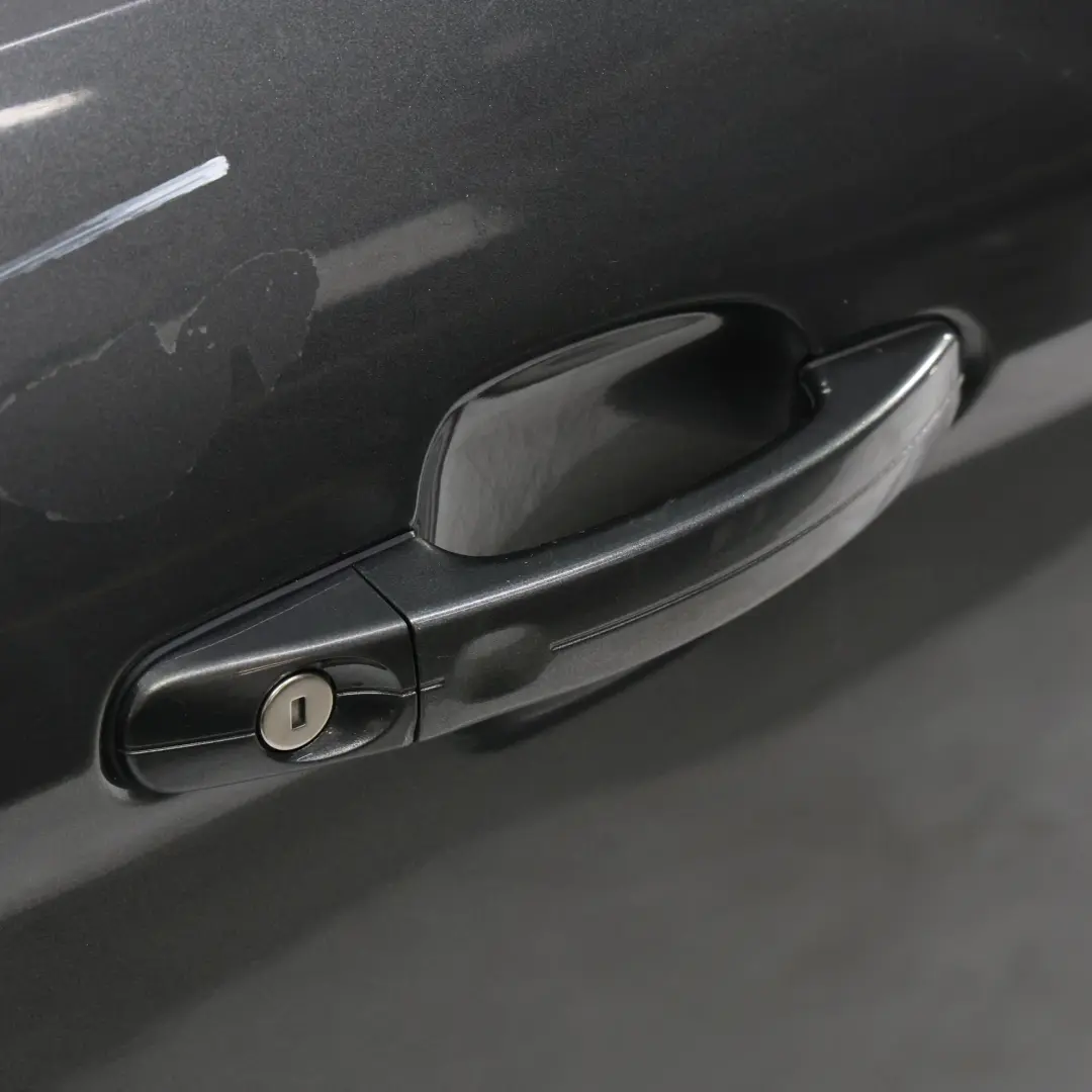Ford Transit Connect Cache Portière Avant Droit Gris Magnétique - SKU 2707395-MGT - Numéro de pièce 2707395