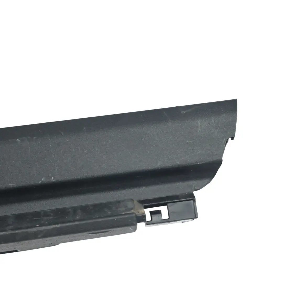 C482 Moldura Panel Faldon Lateral Negro NV4B-S10154-AF para Ford Kuga con número de pieza 2808016 Ford Kuga C482 Moldura Panel Faldon Lateral Negro NV4B-S10154-AF - SKU 2808016 - Número de pieza 2808016