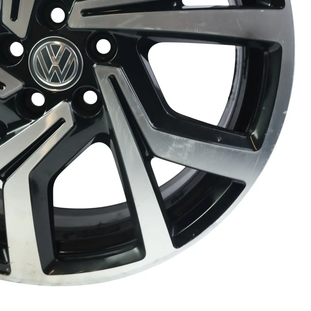 Felga Aluminiowa 18" 7.5J ET:43 do Volkswagen Polo GTI AW1 o numerze 2G0601025AC Volkswagen Polo GTI AW1 Felga Aluminiowa 18" 7.5J ET:43 - SKU 2G0601025AC-1 - Numer Części 2G0601025AC