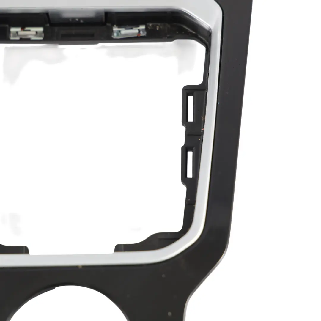 Copertura Cornice Meccanismo Selettore Marce per Volkswagen T-Roc con numero di parte 2GA711456B Volkswagen T-Roc Copertura Cornice Meccanismo Selettore Marce - SKU 2GA711456B - Numero di parte 2GA711456B