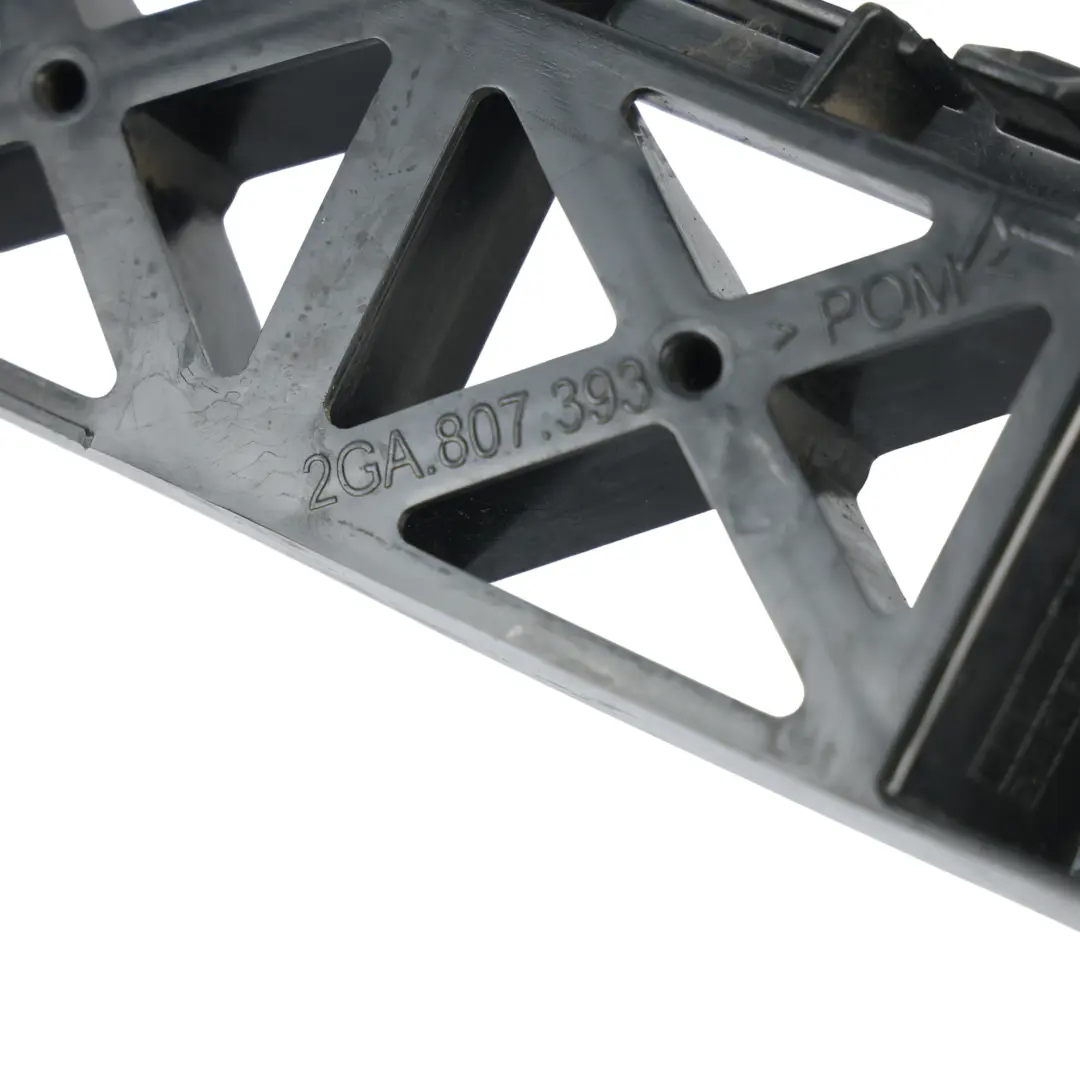 R-Li Staffa Paraurti Posteriore Sinistra per Volkswagen T-Roc con numero di parte 2GA807393 Volkswagen T-Roc R-Li Staffa Paraurti Posteriore Sinistra - SKU 2GA807393 - Numero di parte 2GA807393