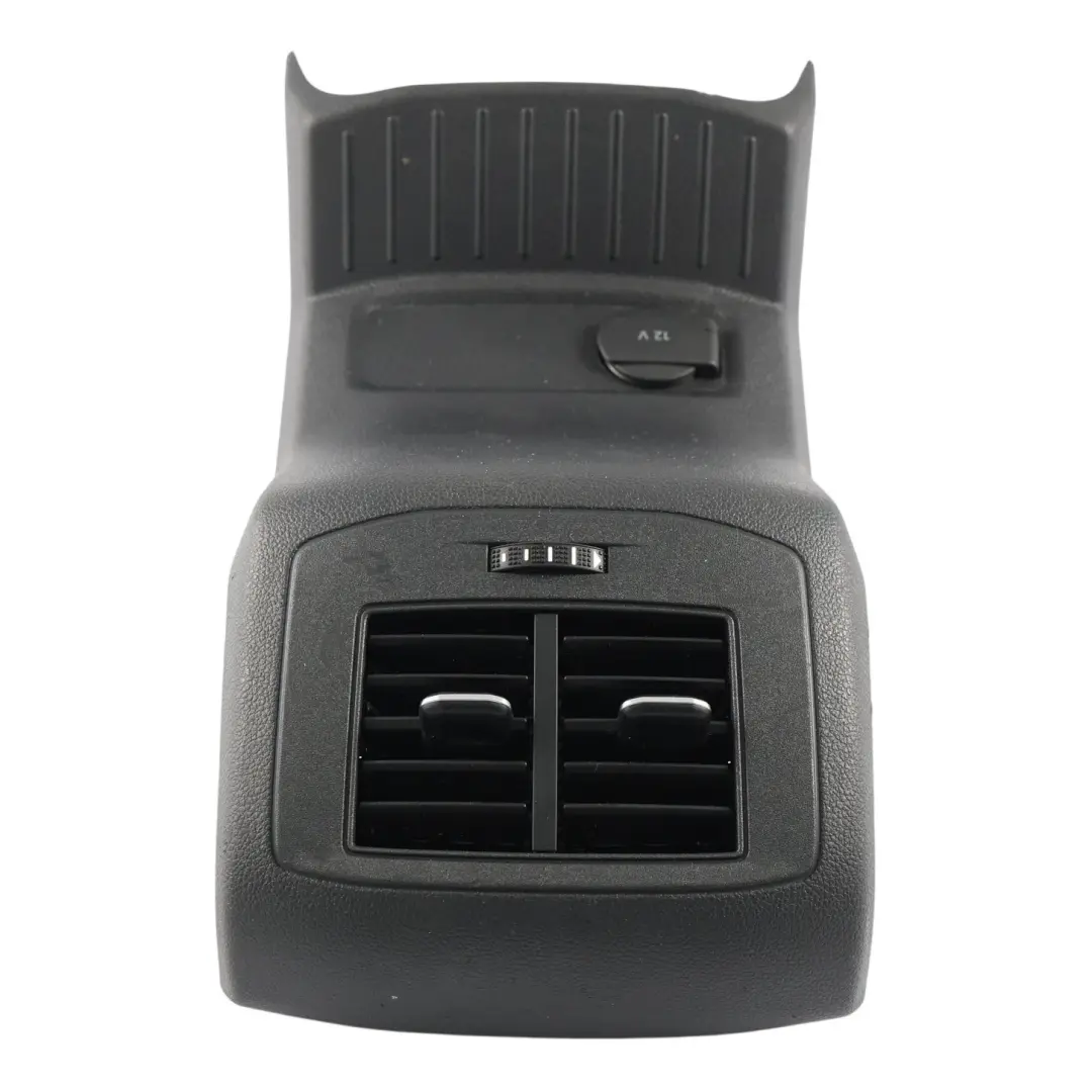 Grille Aération Console Arrière Prise 12V pour Volkswagen T-Roc à propos du numéro de pièce 2GA819203 Volkswagen T-Roc Grille Aération Console Arrière Prise 12V - SKU 2GA864289 - Numéro de pièce 2GA819203
