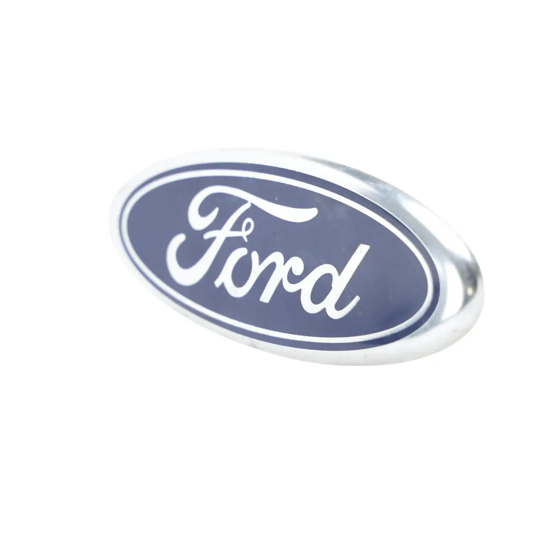 Ford Fiesta Mk5 Emblemat Tylnej Klapy Logo Ford - SKU 2S61-A425A52-AA - Numer Części 2S61-A425A52-AA