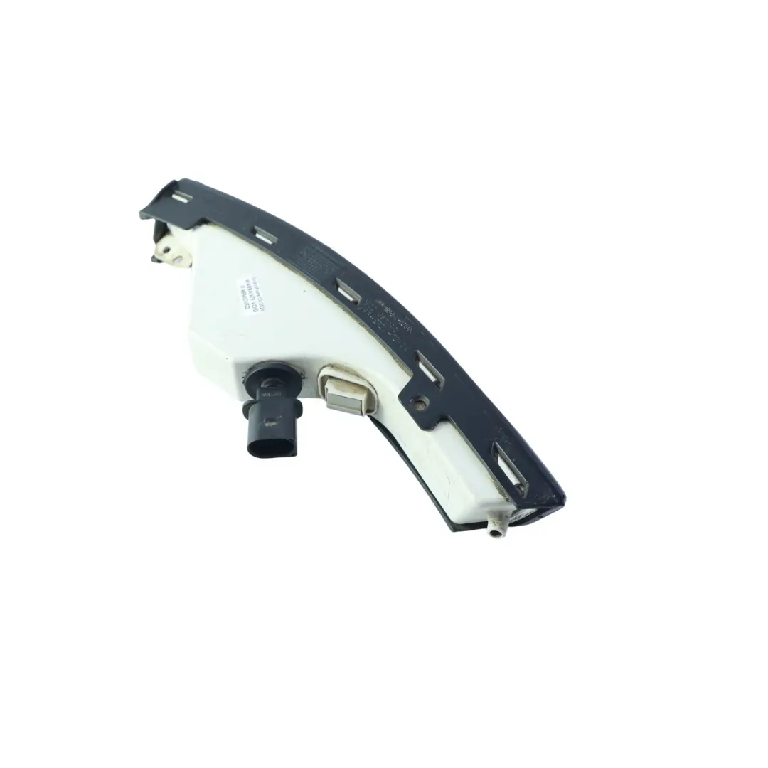 Volkswagen Passat B6 Ramka Kierunkowskazu Przednia Prawa - SKU 3C0807718C - Numer Części 3C0807718C