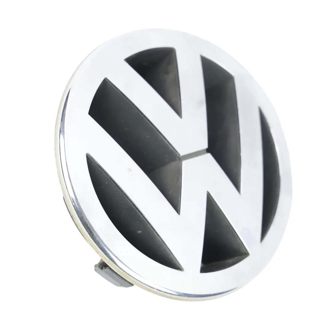 Volkswagen Passat B6 Emblemat Zderzaka Przedniego 130MM - SKU 3C0853601C - Numer Części 3C0853601C