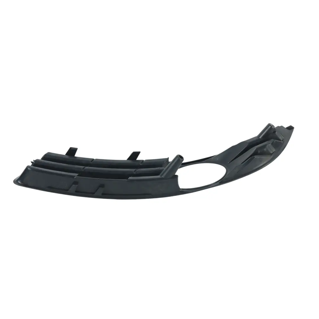 Kratka Zderzaka Przednia Prawa do Volkswagen Passat B6 o numerze 3C0853666A Volkswagen Passat B6 Kratka Zderzaka Przednia Prawa - SKU 3C0853666A - Numer Części 3C0853666A