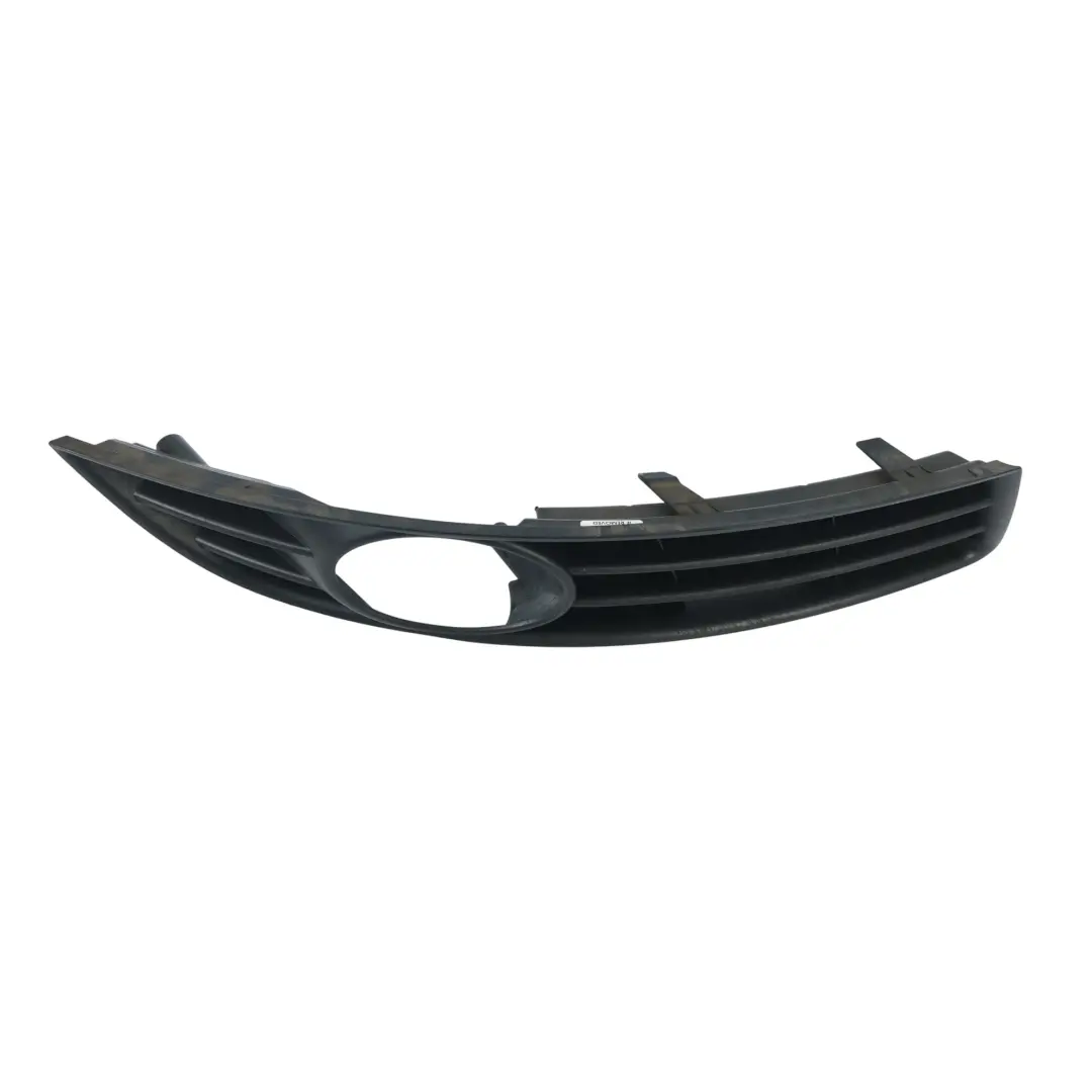 Kratka Zderzaka Przednia Prawa do Volkswagen Passat B6 o numerze 3C0853666A Volkswagen Passat B6 Kratka Zderzaka Przednia Prawa - SKU 3C0853666A - Numer Części 3C0853666A