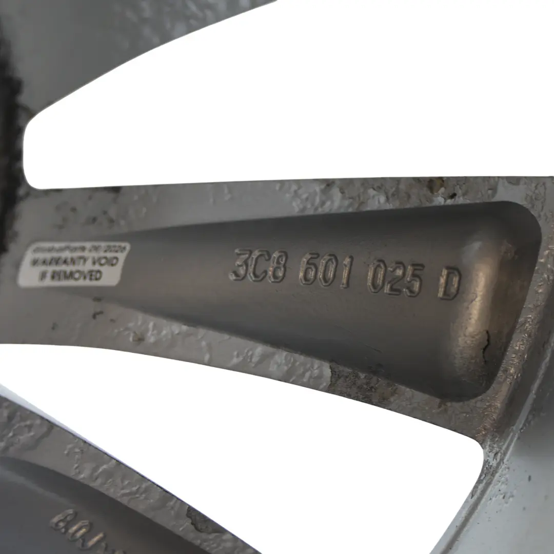 Mk3 Argento Cerchio In Lega 18" 8J ET:41 per Volkswagen Scirocco con numero di parte 3C8601025D Volkswagen Scirocco Mk3 Argento Cerchio In Lega 18" 8J ET:41 - SKU 3C8601025D-4 - Numero di parte 3C8601025D