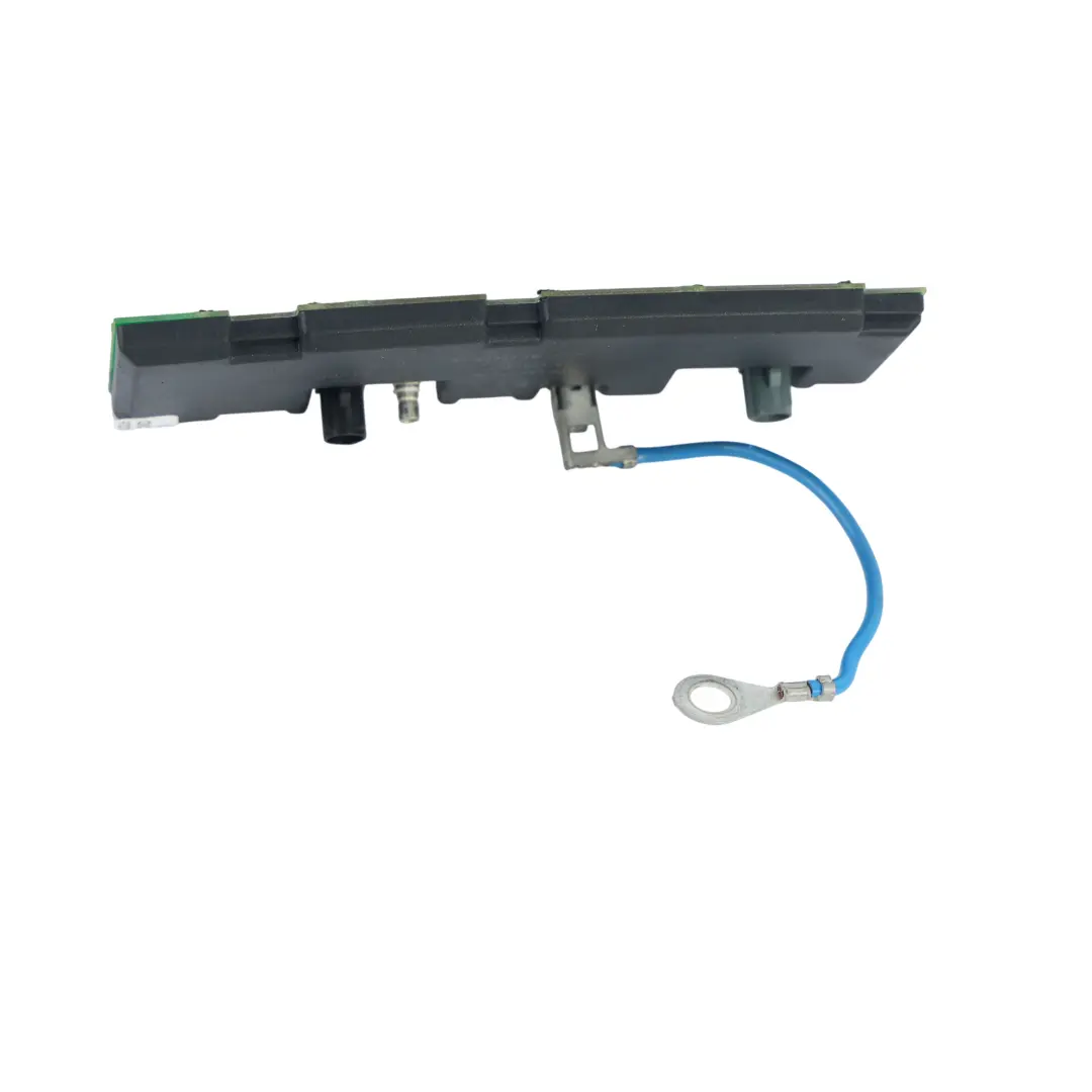 Aerial Amplifier Digital Radio Reception Module Right O/S to Audi A8 D3 with Part number 4E0035225BK Audi A8 D3 Aerial Amplifier Digital Radio Reception Module Right O/S - SKU 4E0035225BK - Part number 4E0035225BK