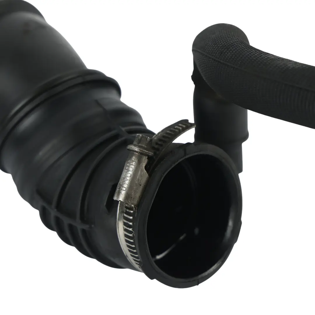 Tubo Flessibile Presa Aria Motore 3.0 Diesel ASB per Audi A8 D3 con numero di parte 4E0145711 Audi A8 D3 Tubo Flessibile Presa Aria Motore 3.0 Diesel ASB - SKU 4E0145711 - Numero di parte 4E0145711