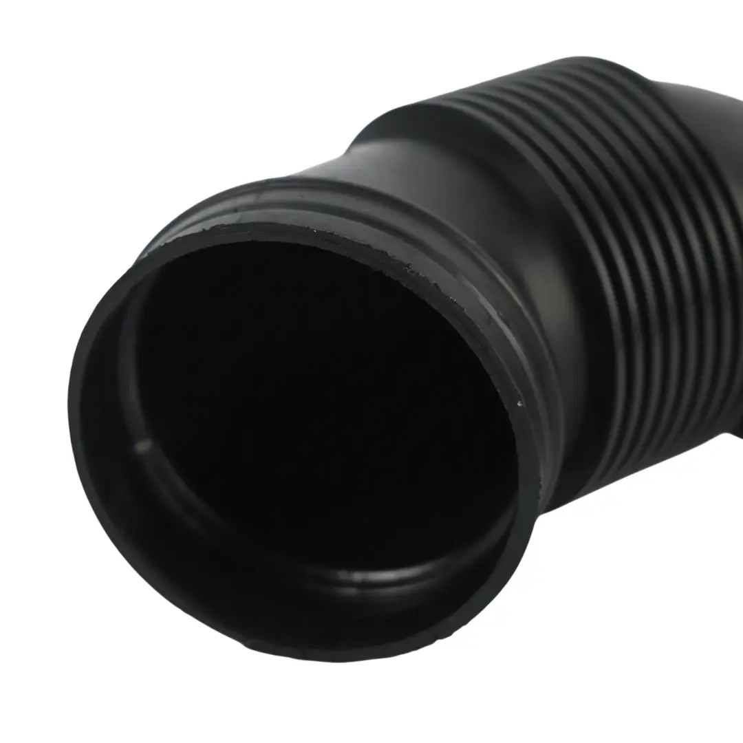 Przewód Powietrza Dolotowy 3.0 Diesel ASB do Audi A8 D3 o numerze 4E0145711 Audi A8 D3 Przewód Powietrza Dolotowy 3.0 Diesel ASB - SKU 4E0145711 - Numer Części 4E0145711