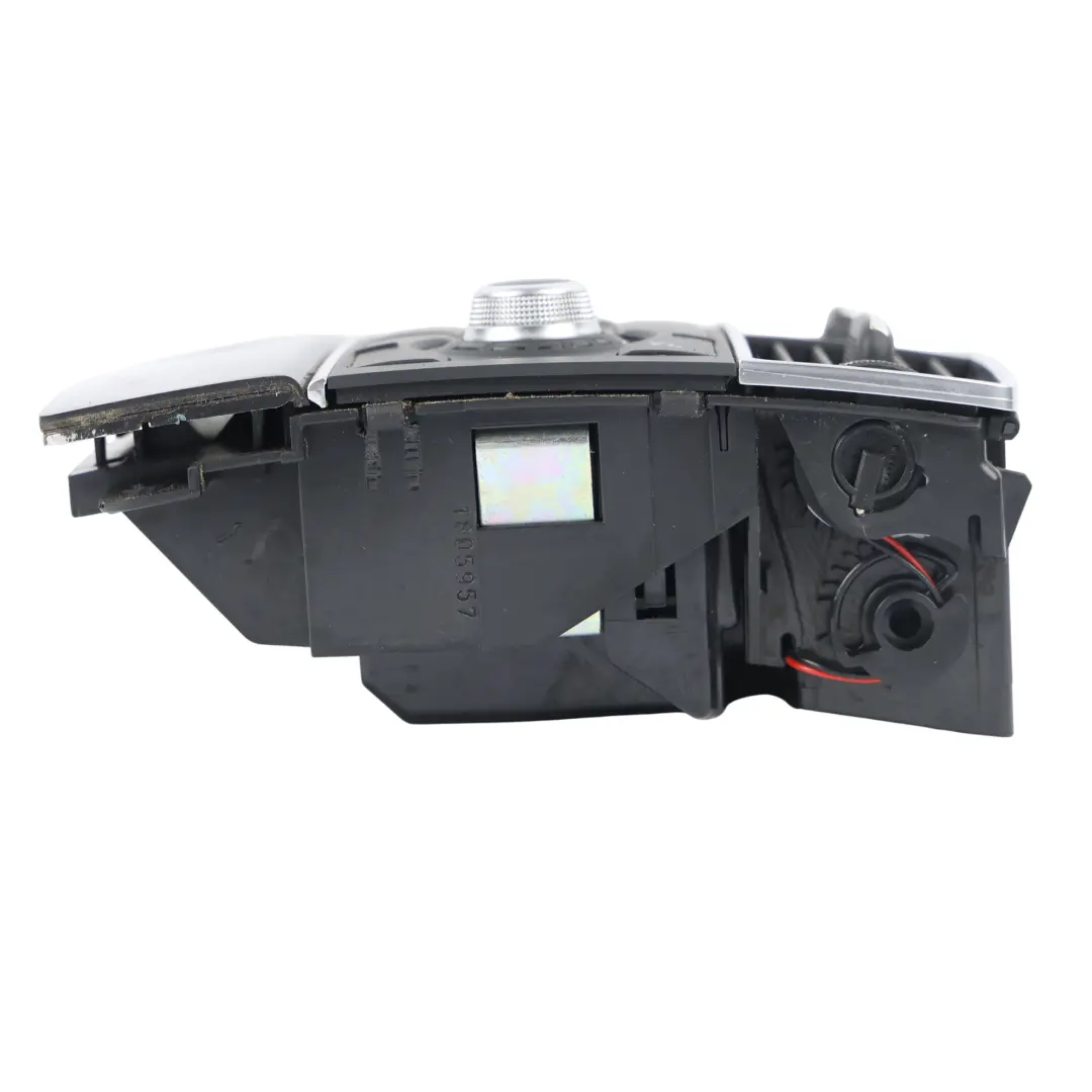 Rejilla Ventilación Consola Trasera Panel Clima para Audi A8 D3 con número de pieza 4E0819203B Audi A8 D3 Rejilla Ventilación Consola Trasera Panel Clima - SKU 4E0819203B - Número de pieza 4E0819203B