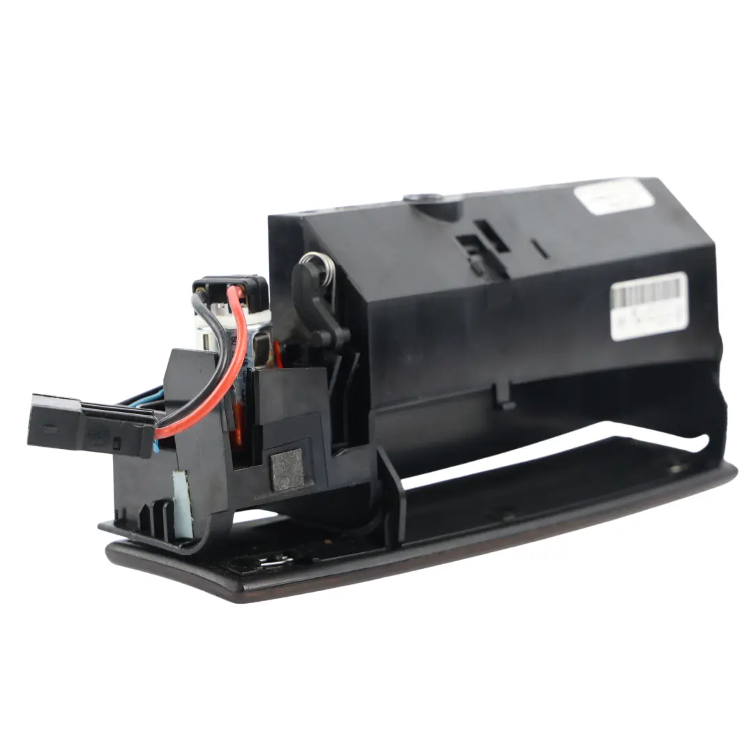 Consola Central Delantera Cenicero Encendedor Negro Soul para Audi A8 D3 con número de pieza 4E0857951C Audi A8 D3 Consola Central Delantera Cenicero Encendedor Negro Soul - SKU 4E0857951C - Número de pieza 4E0857951C
