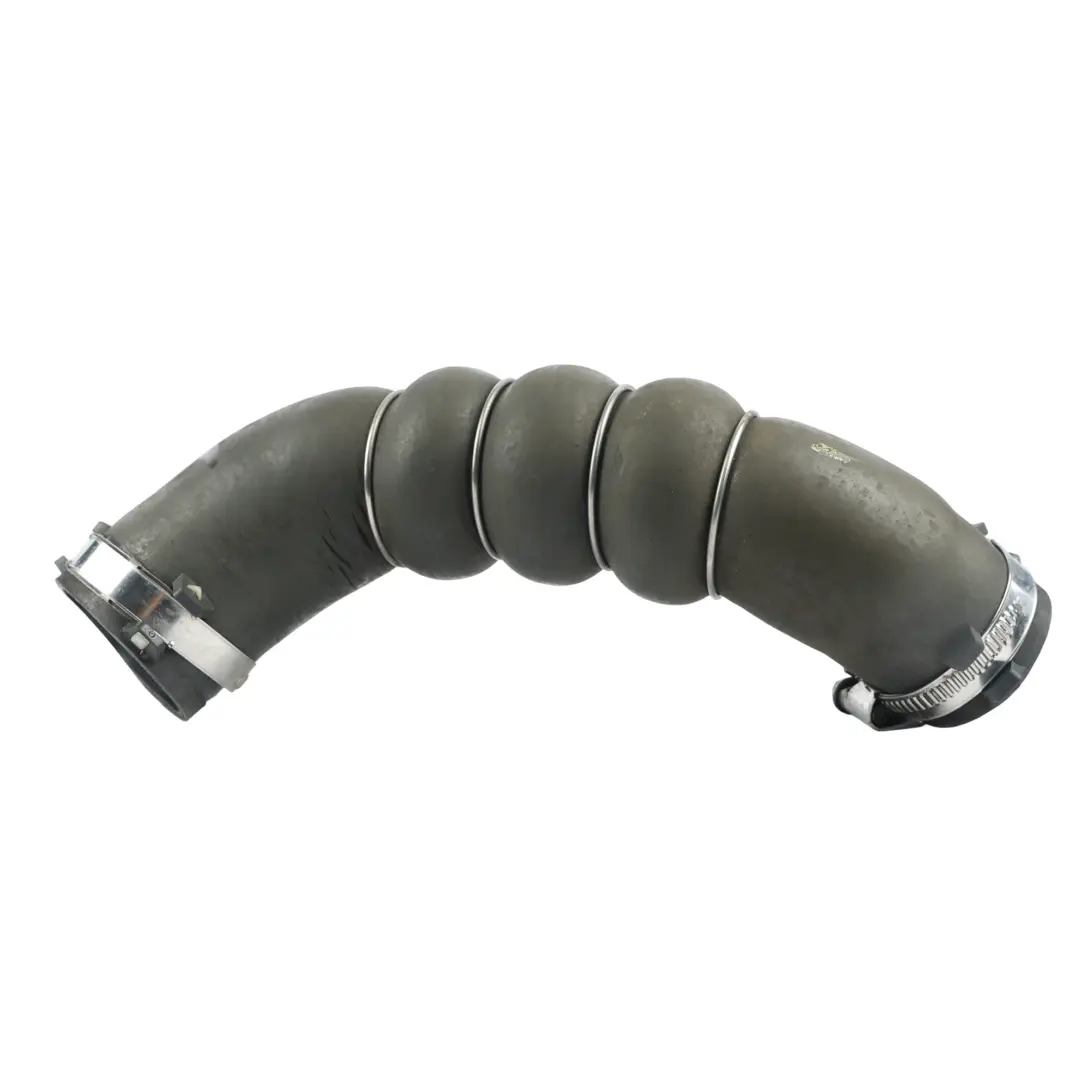 Rura Intercoolera Prawa 2.0 Diesel CAHA do Audi A6 C6 o numerze 4F0145738AE Audi A6 C6 Rura Intercoolera Prawa 2.0 Diesel CAHA - SKU 4F0145738AE - Numer Części 4F0145738AE