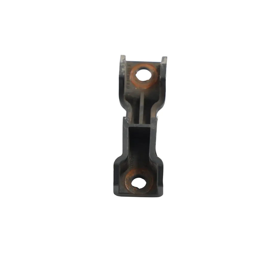 Fermo Cinghia Traino Paraurti Anteriore Interno Inferiore per Audi A6 C6 con numero di parte 4F0807899A Audi A6 C6 Fermo Cinghia Traino Paraurti Anteriore Interno Inferiore - SKU 4F0807899A - Numero di parte 4F0807899A