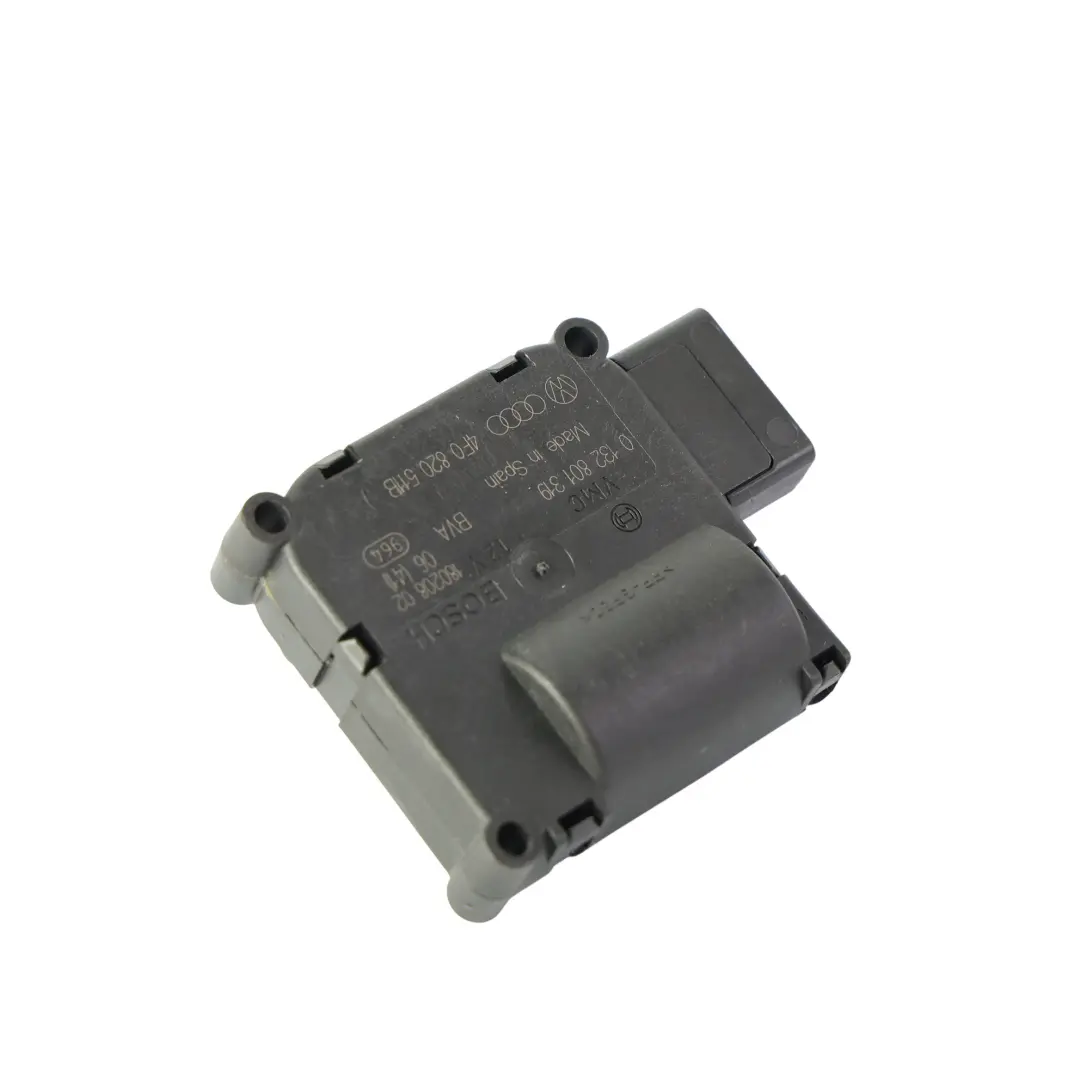 Attuatore Presa Aria Riscaldamento Cruscotto per Audi A6 C6 Q7 4L con numero di parte 4F0820511B Audi A6 C6 Q7 4L Attuatore Presa Aria Riscaldamento Cruscotto - SKU 4F0820511B-4 - Numero di parte 4F0820511B