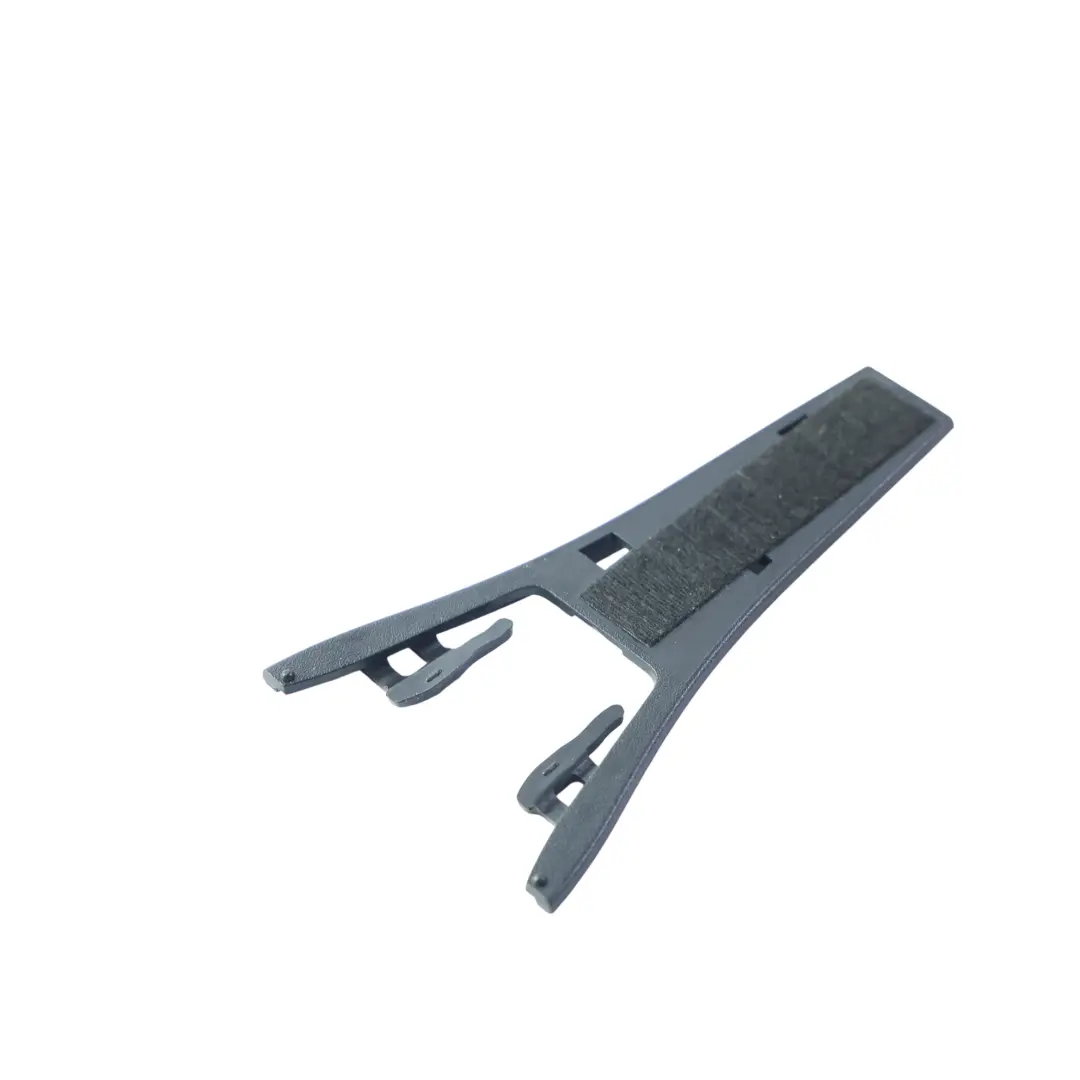 Supporto Guida Cavo Specchietto Retrovisore Interno per Audi A6 C6 con numero di parte 4F0857593D Audi A6 C6 Supporto Guida Cavo Specchietto Retrovisore Interno - SKU 4F0857593D - Numero di parte 4F0857593D