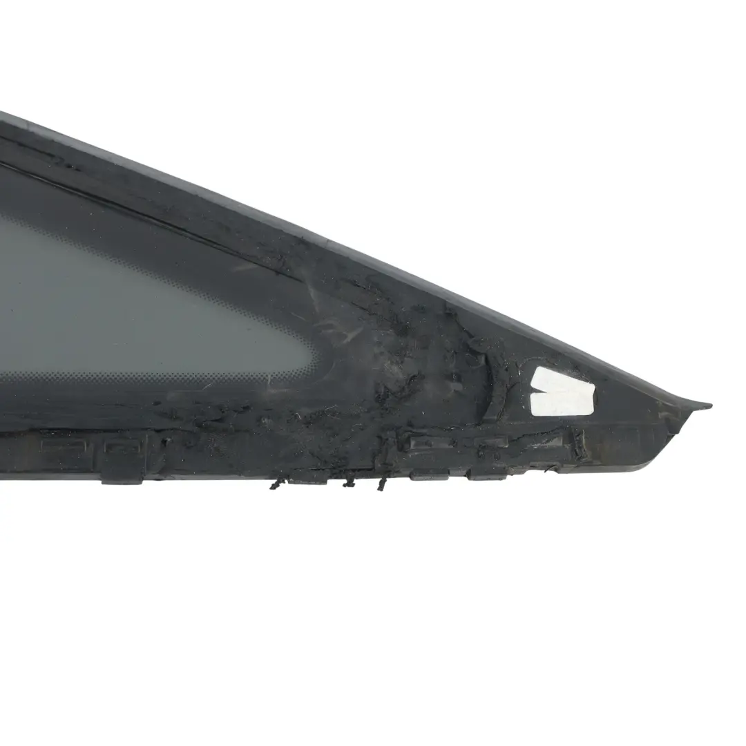 Vetro Quarto Finestrino Posteriore Sinistro AS3 per Audi A8 D4 con numero di parte 4H0845299F Audi A8 D4 Vetro Quarto Finestrino Posteriore Sinistro AS3 - SKU 4H0845299F - Numero di parte 4H0845299F